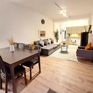 Apartment Spacious Flat Next To Goldbekkanal In Winterhude Hamburg